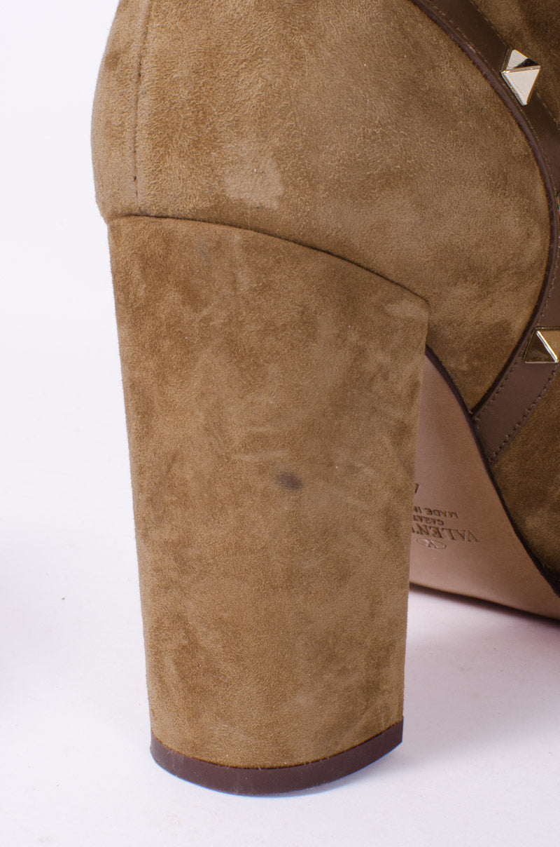 ROCKSTUD ANKLE BOOTS