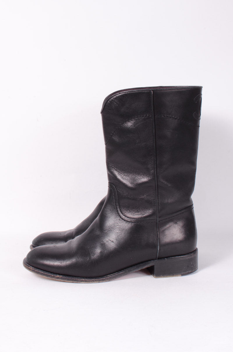 ANKLE BOOTIES