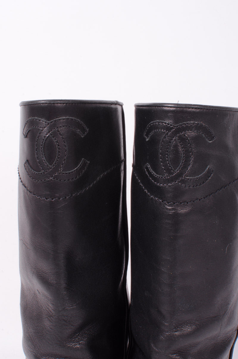 ANKLE BOOTIES
