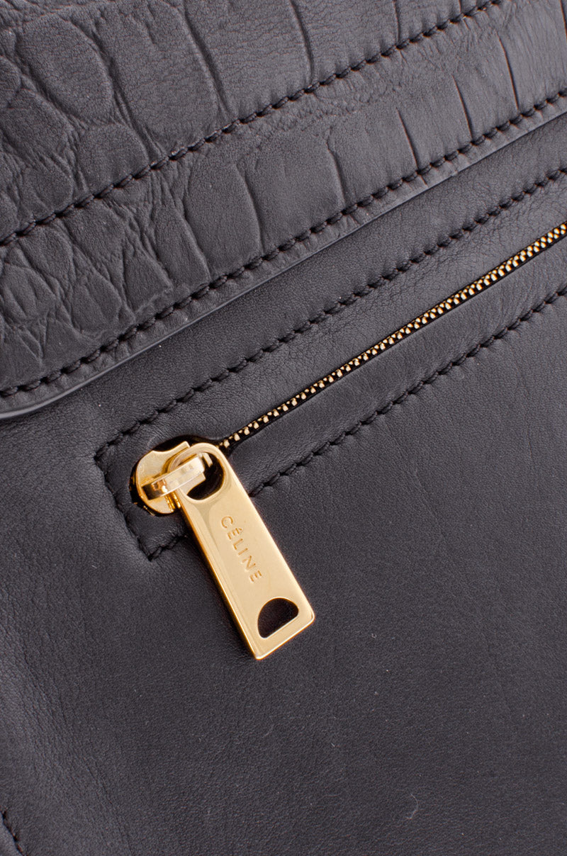 EMBOSSED TRAPEZE BAG