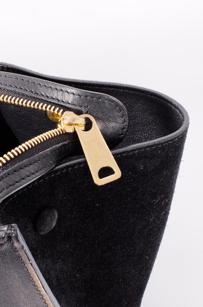 EMBOSSED TRAPEZE BAG