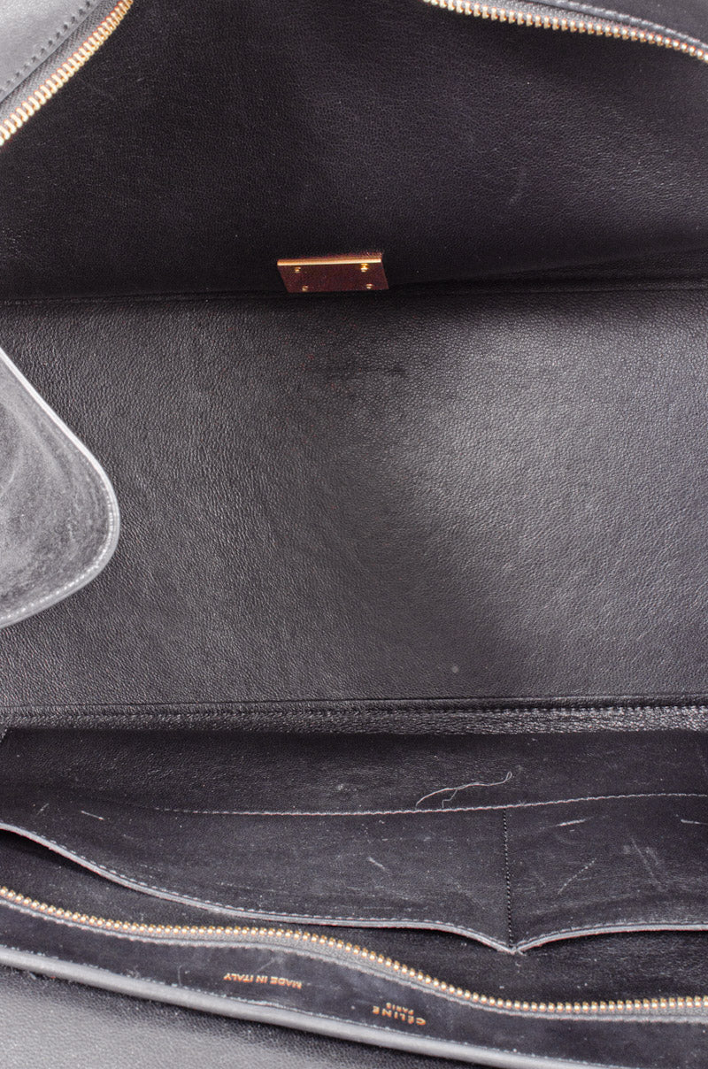 EMBOSSED TRAPEZE BAG