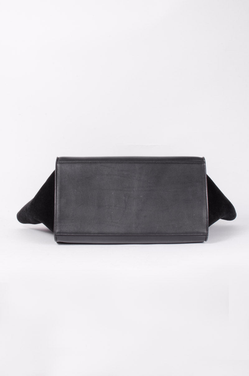 EMBOSSED TRAPEZE BAG