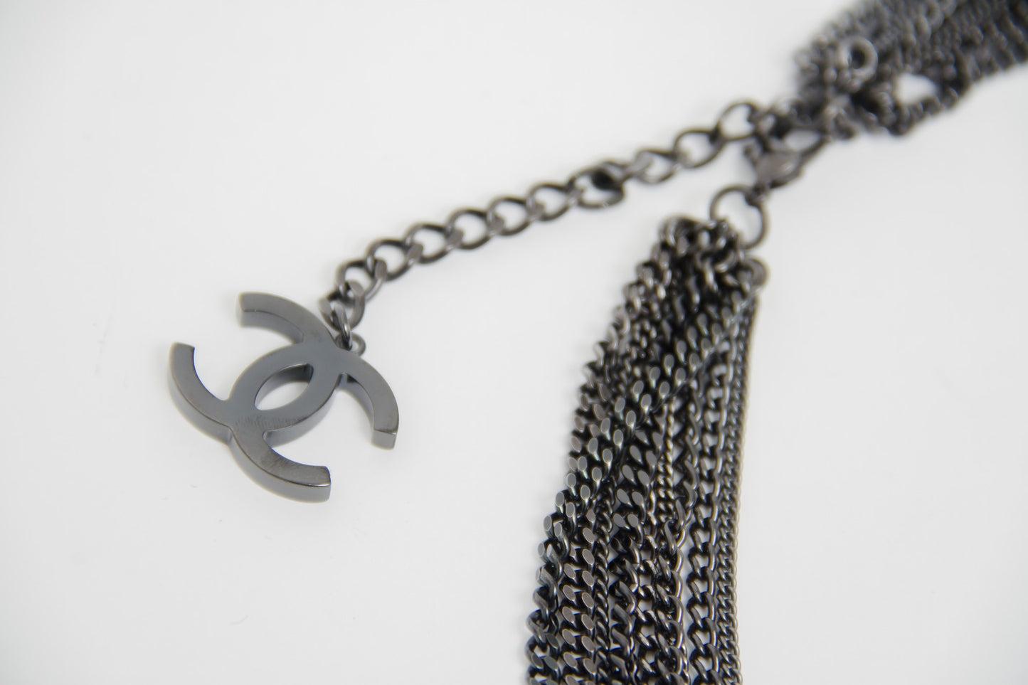 GRADIENT CHAIN NECKLACE