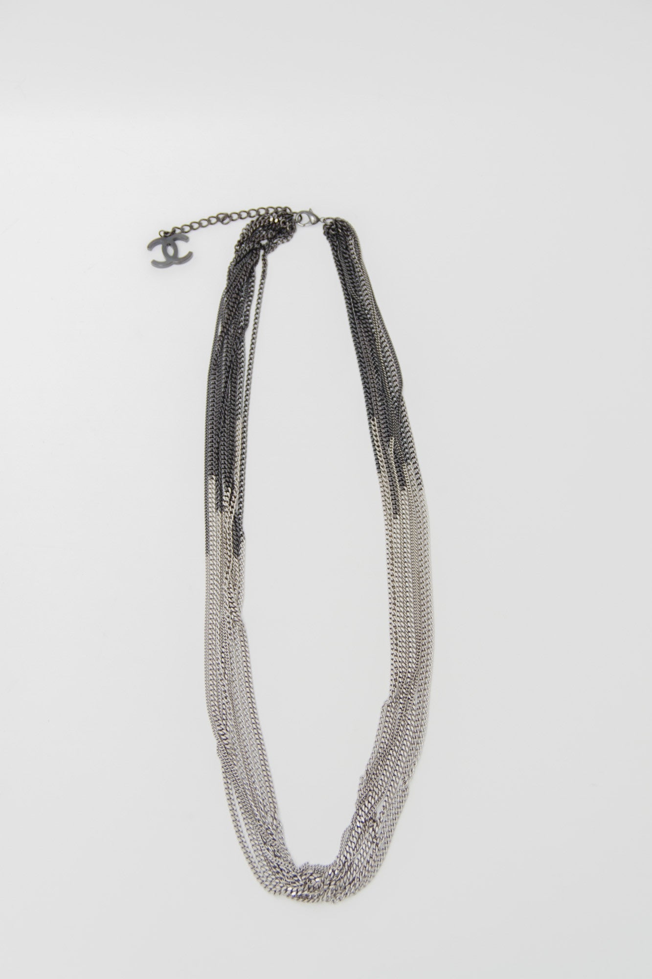 GRADIENT CHAIN NECKLACE