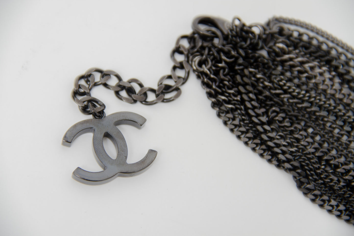 GRADIENT CHAIN NECKLACE