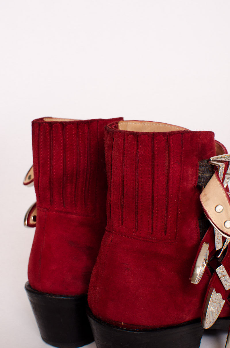 RED BUCKLE ANKE BOOTIES