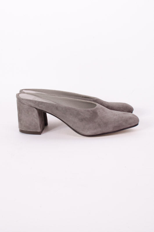 GRAY SUEDE SLIDES