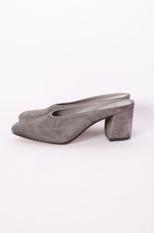 GRAY SUEDE SLIDES