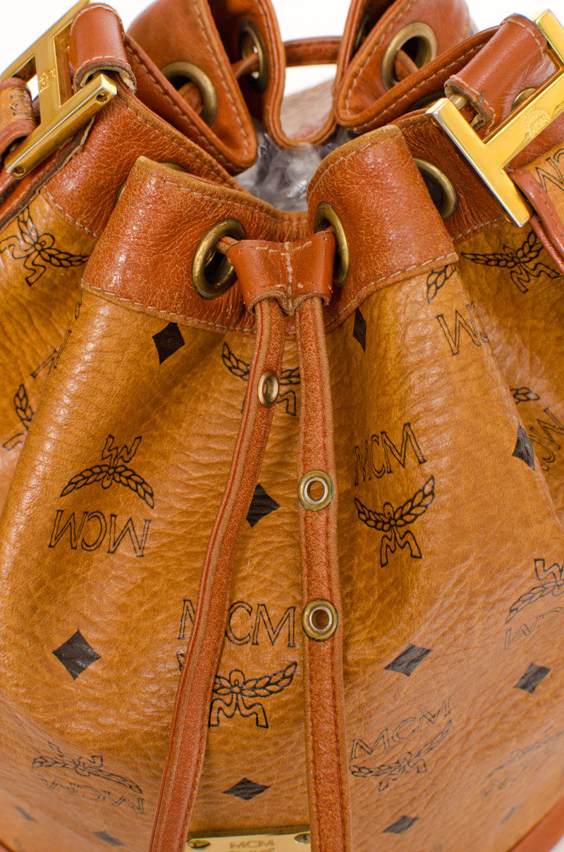 HERITAGE BUCKET BAG
