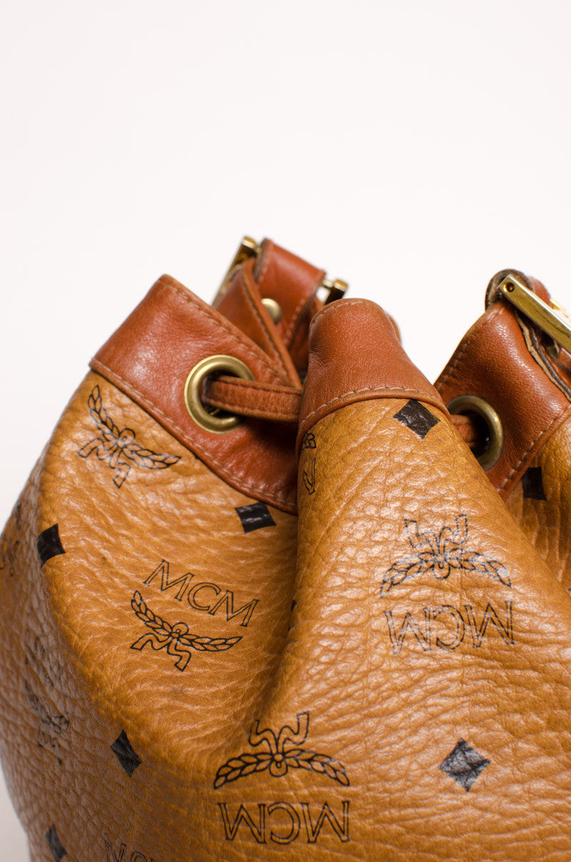 HERITAGE BUCKET BAG