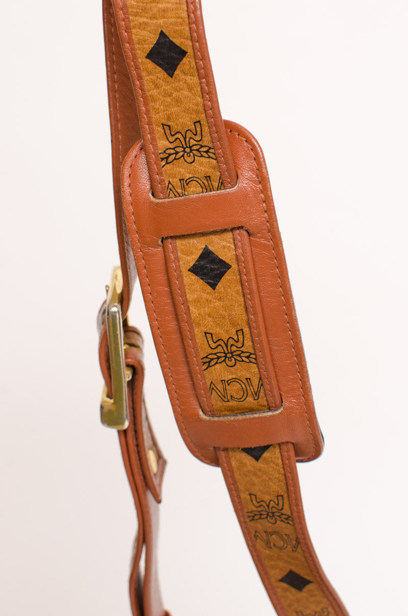 HERITAGE BUCKET BAG