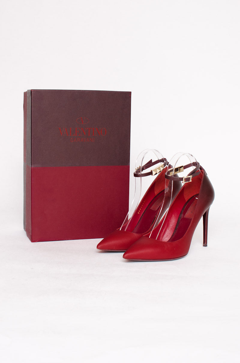 OMBRE RED ROCKSTUD HEELS
