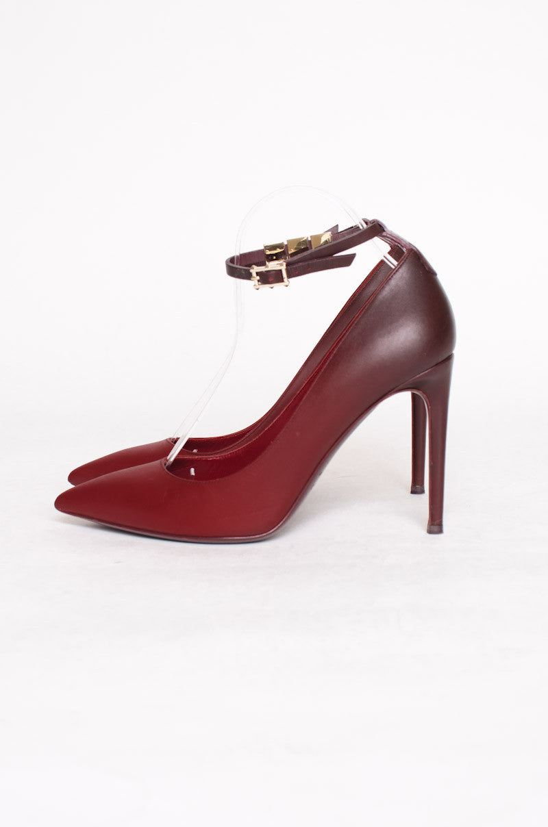 OMBRE RED ROCKSTUD HEELS