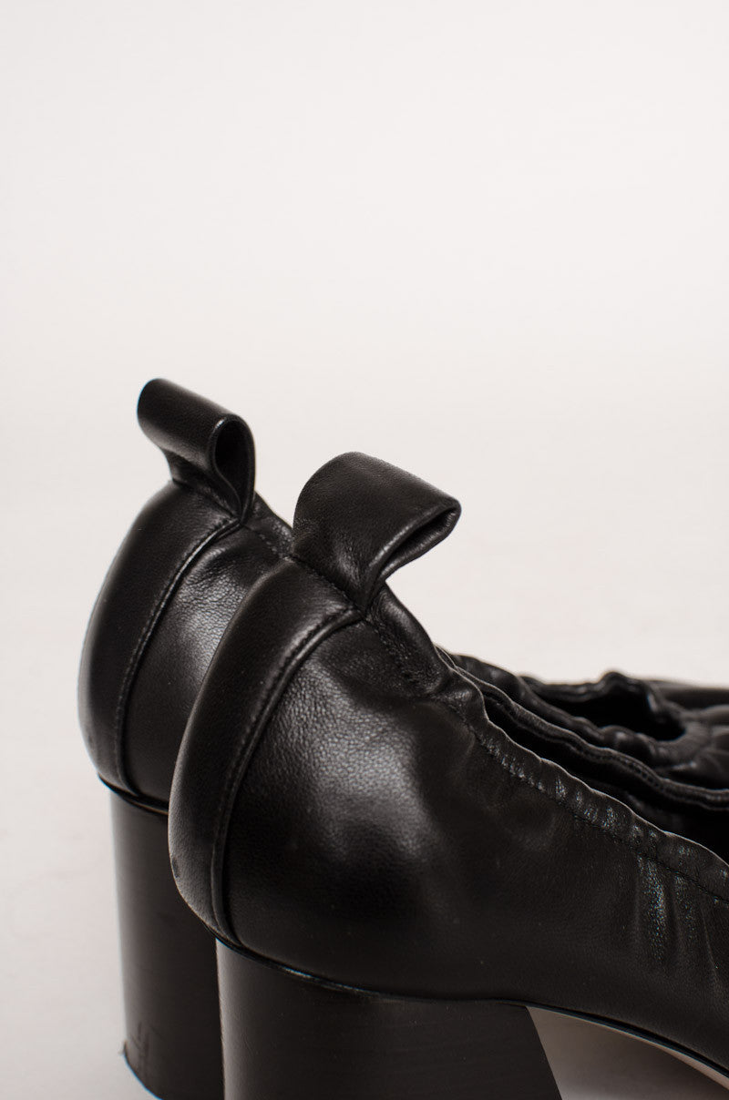BALLERINA BLACK HEELS