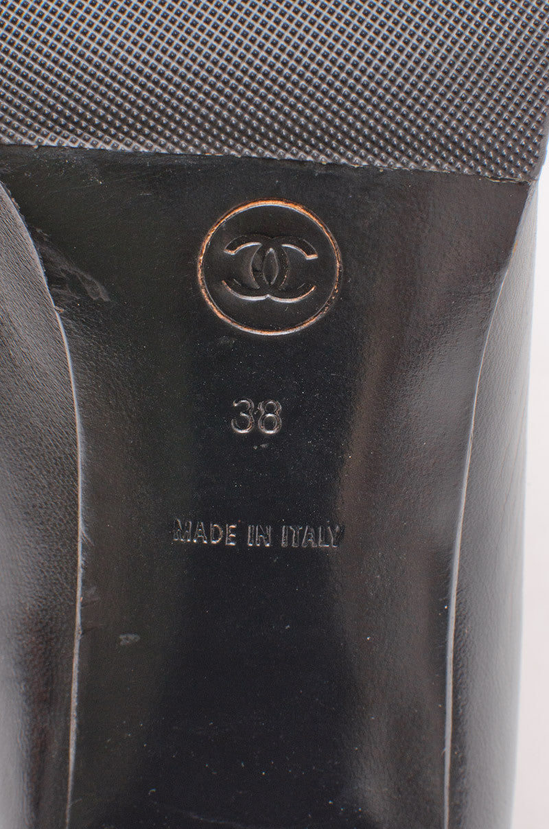 VINTAGE SQUARE TOE PUMPS