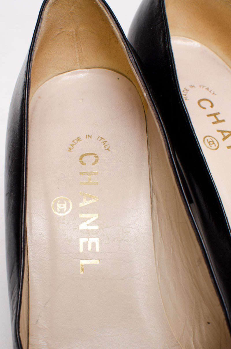 VINTAGE SQUARE TOE PUMPS