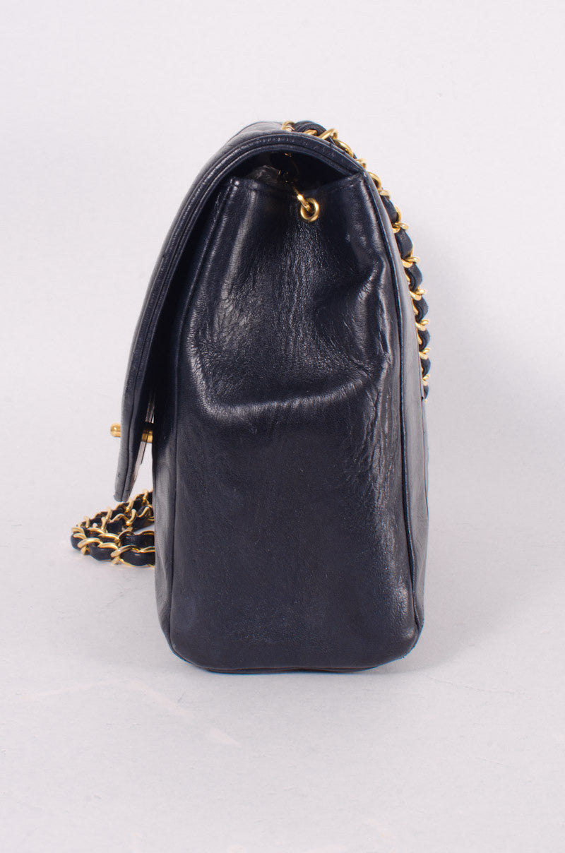 VINTAGE NAVY CHAIN PURSE