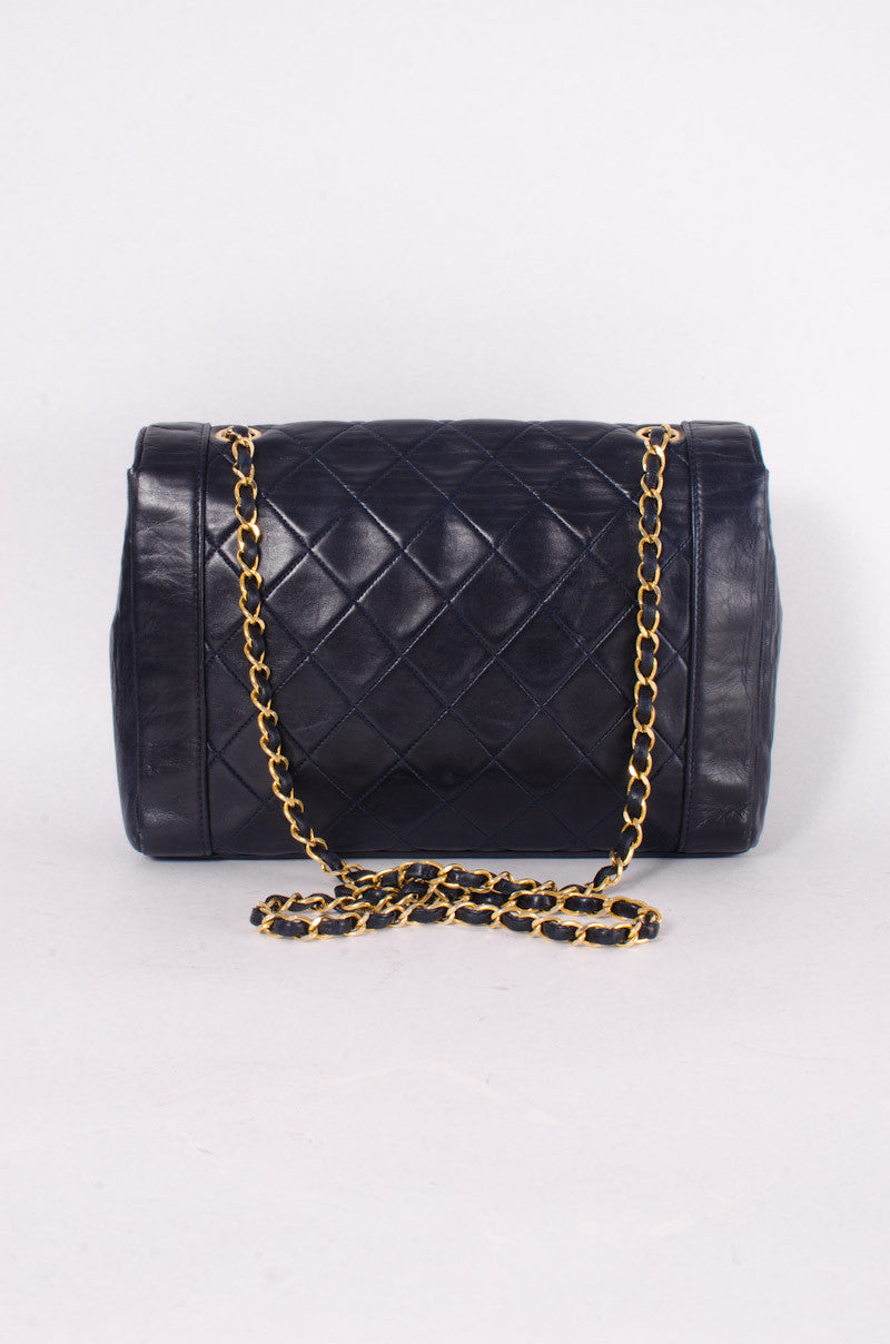 VINTAGE NAVY CHAIN PURSE