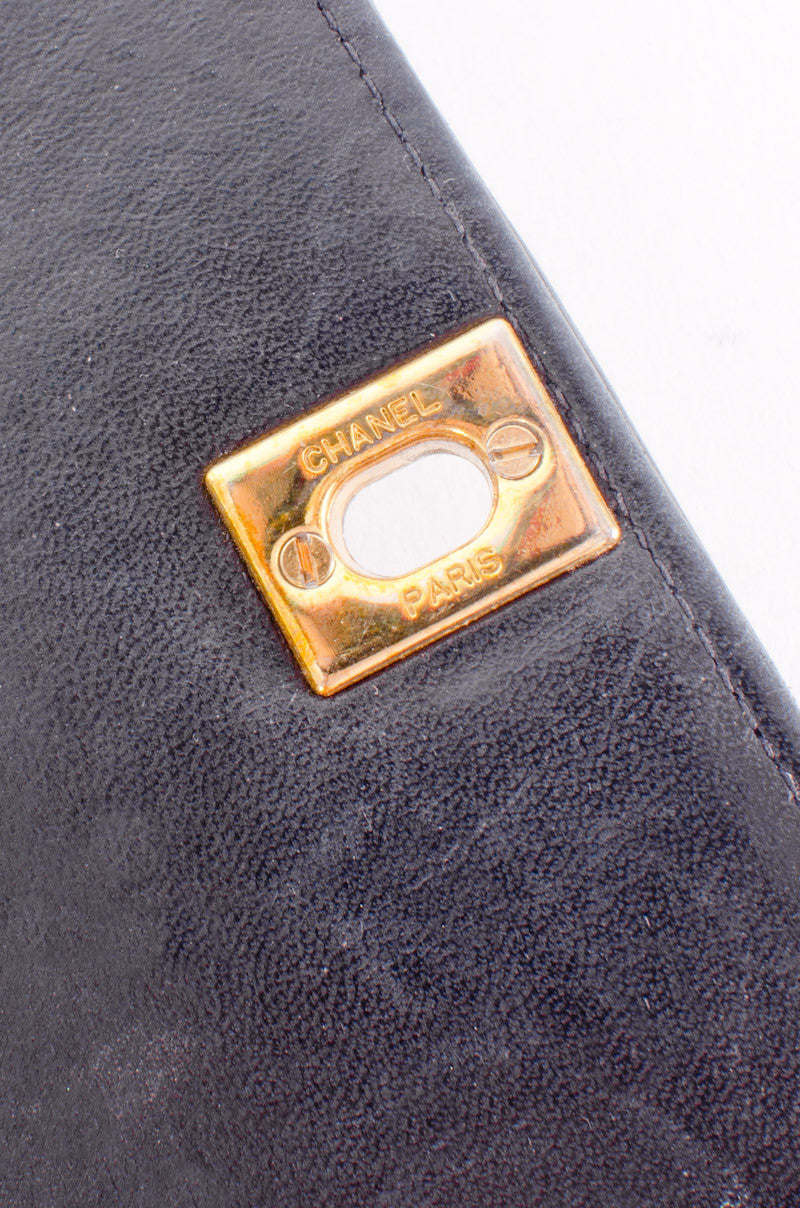 VINTAGE NAVY CHAIN PURSE