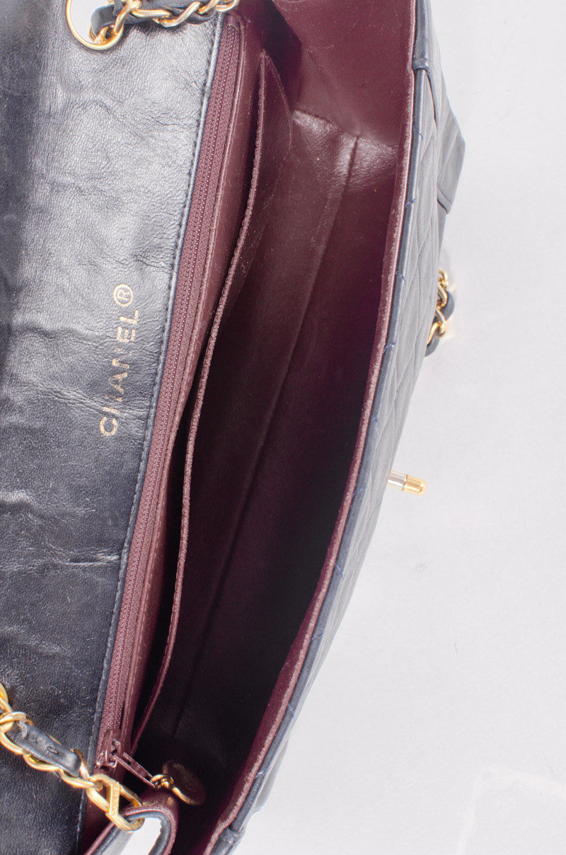 VINTAGE NAVY CHAIN PURSE