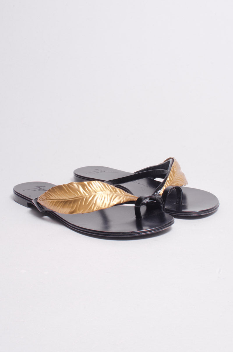 LEAF SANDALS