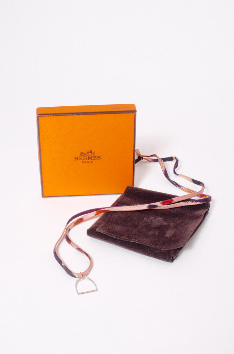 PENDANT NECKLACE