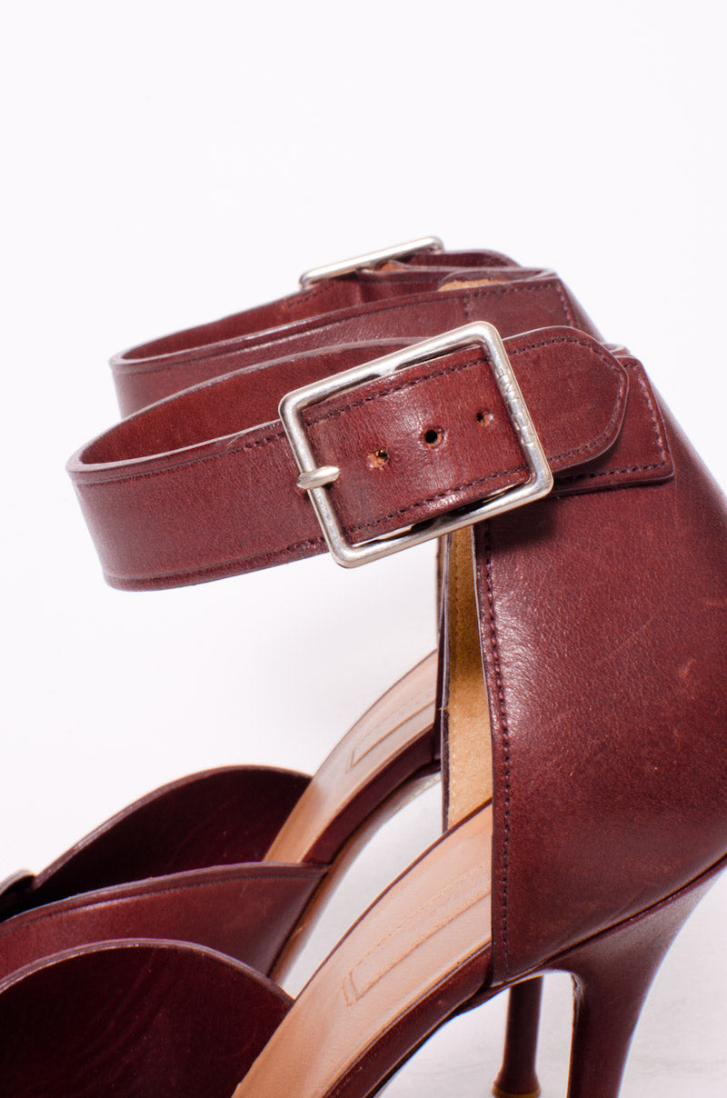MAROON HEELS
