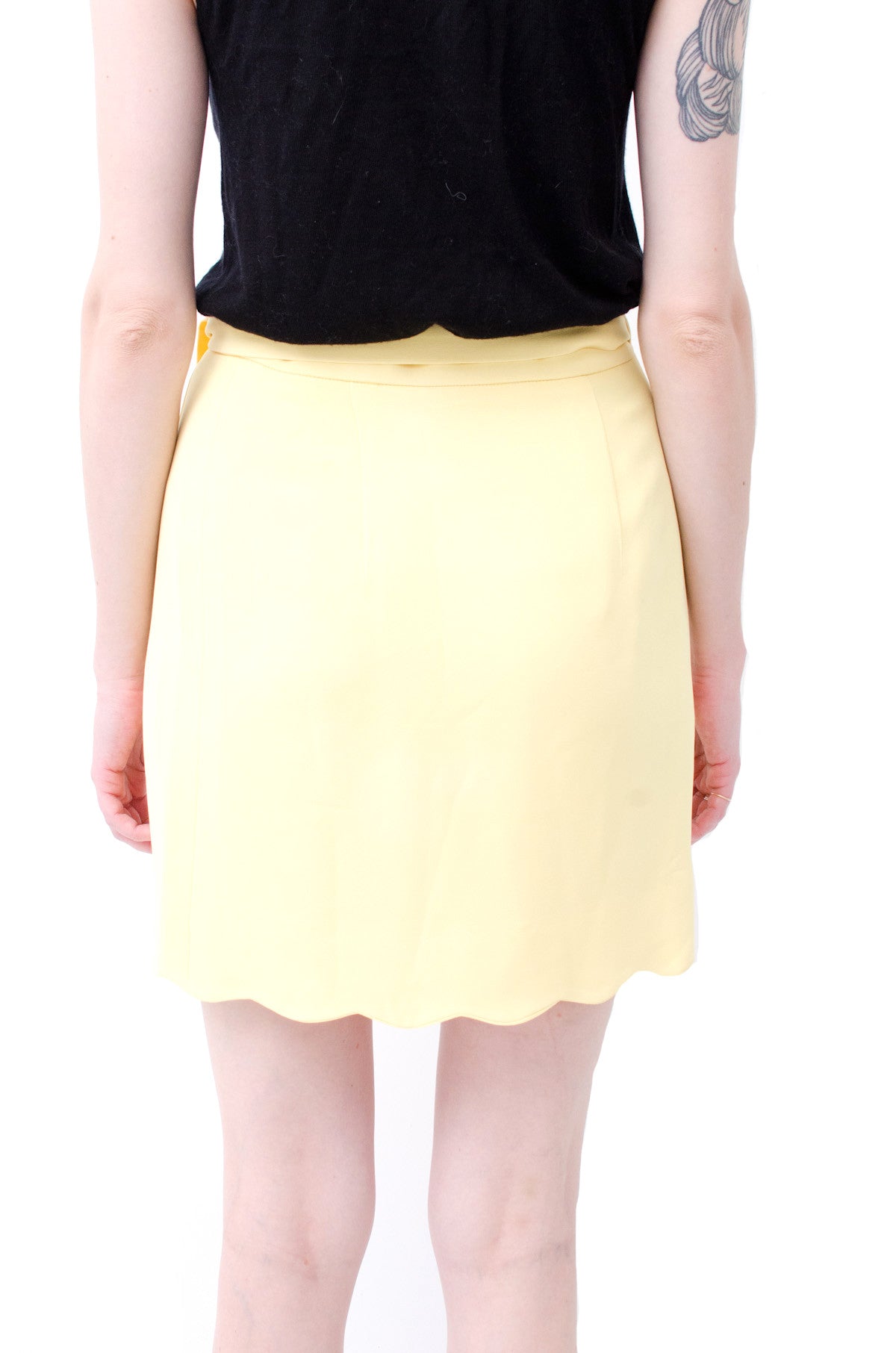 YELLOW SCALLOPED MINI SKIRT