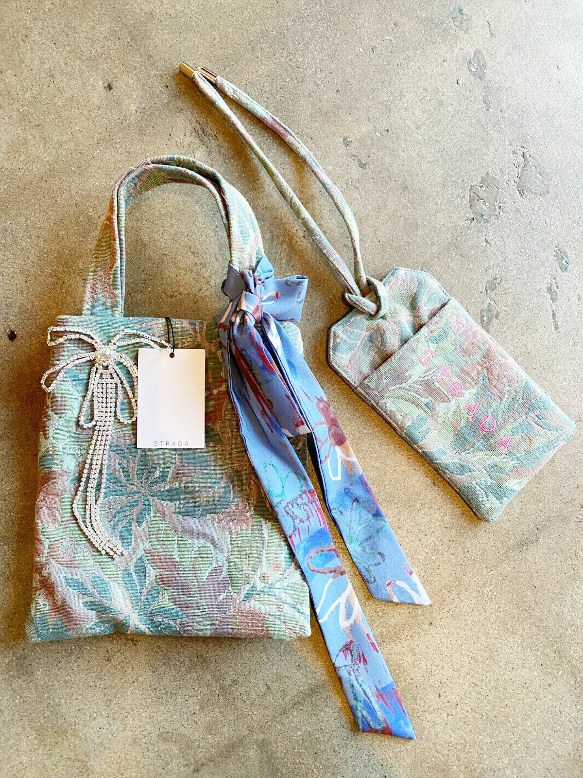 UPHOLSTERY TOTE W TAGS