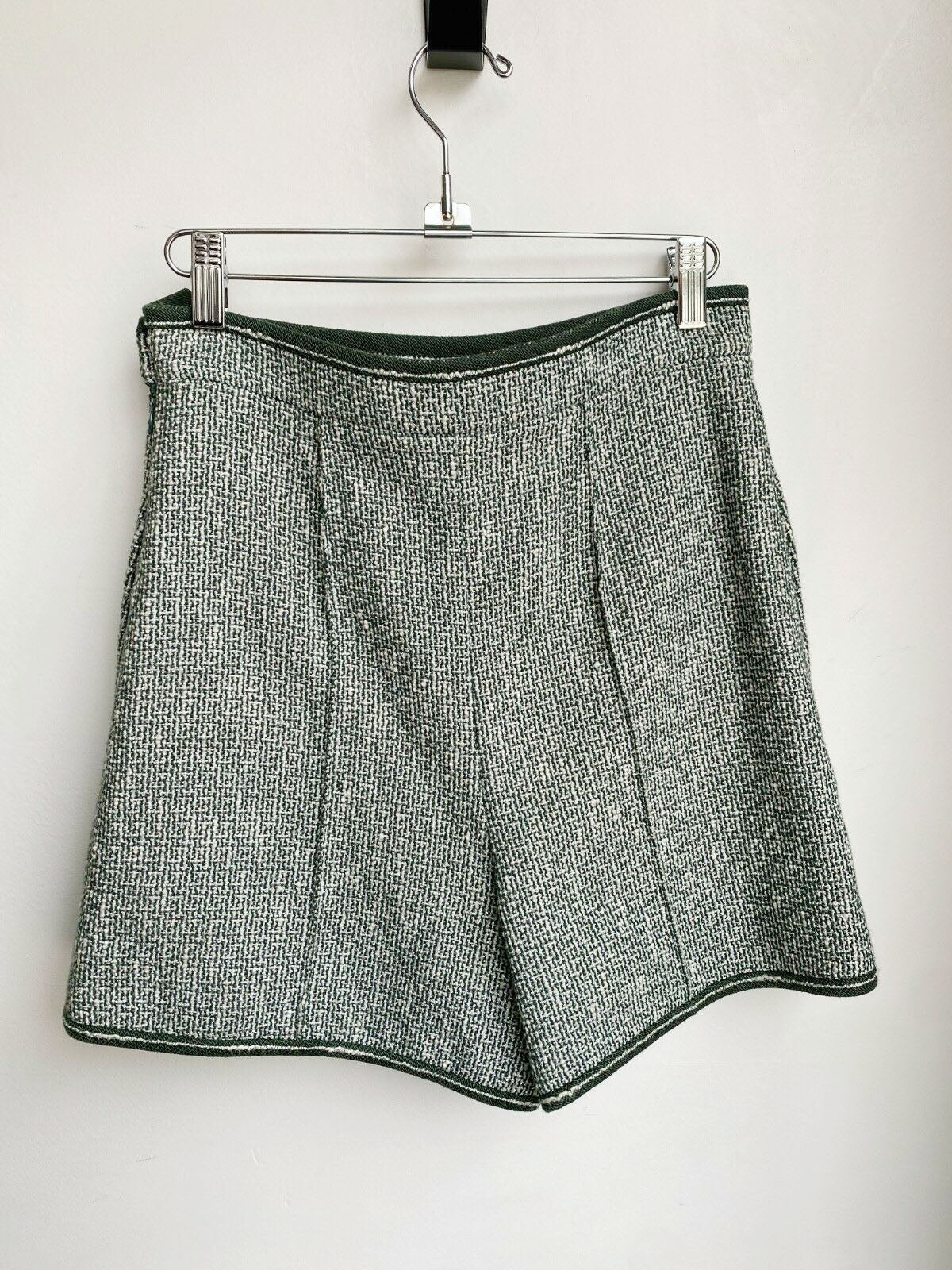 GREEN KNIT HIGH WAIST SHORTS