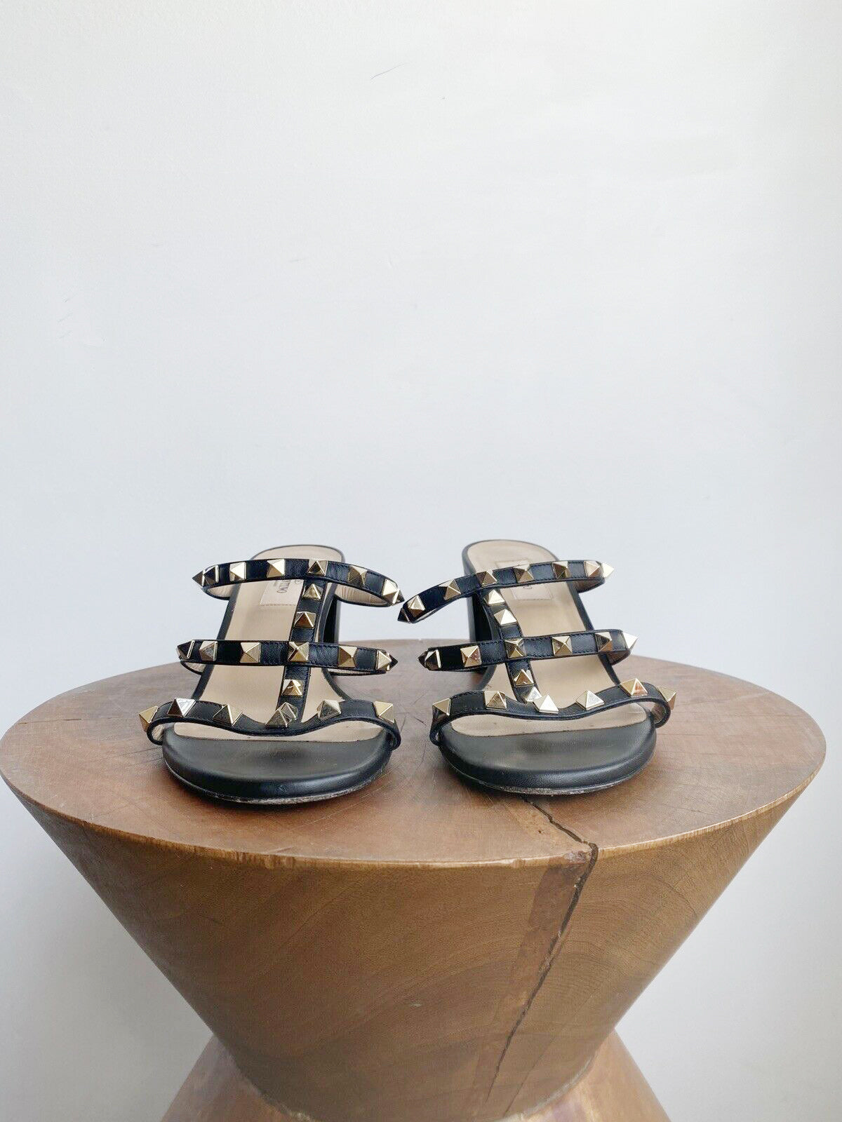 ROCKSTUD CAGED BLOCK HEEL SANDAL