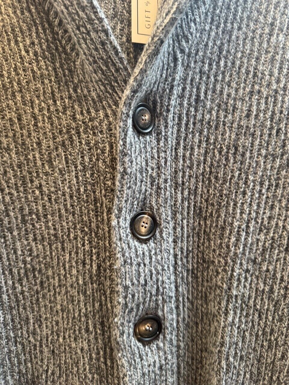 5831610