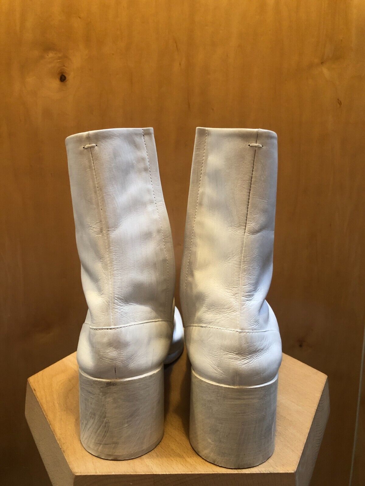 MAISON MARGIELA Men White Tabi Painted Coated Leather Split