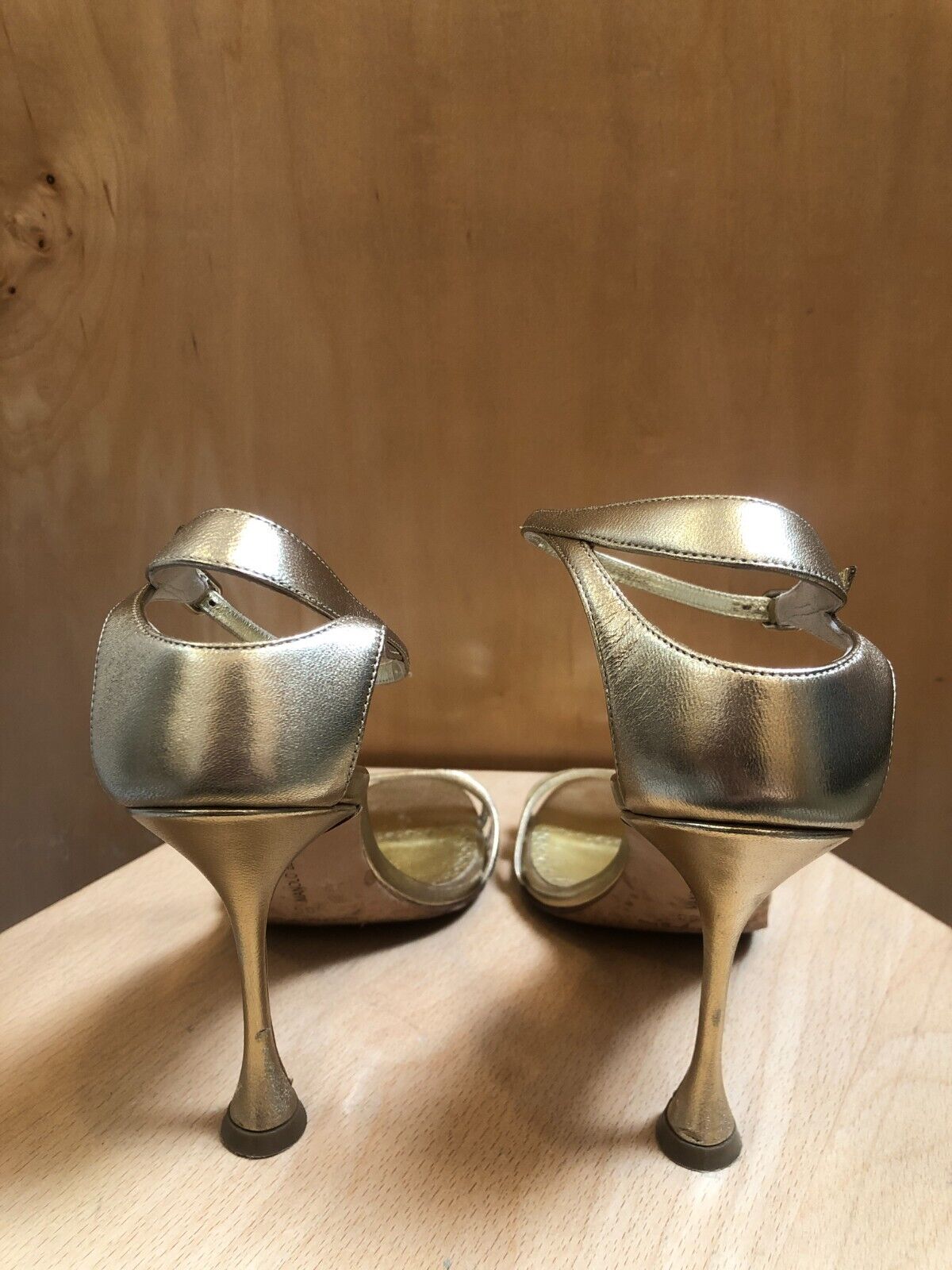 MANOLO BLAHNIK Caracol 105 Metallic Gold Nappa Leather