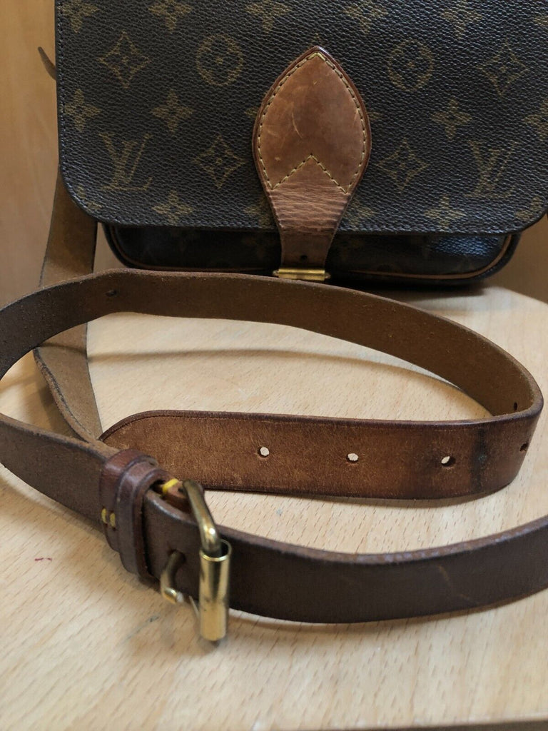 LOUIS VUITTON 2008 Monogram Cartouchiere 22 Canvas Leather Crossbody Bag Purse