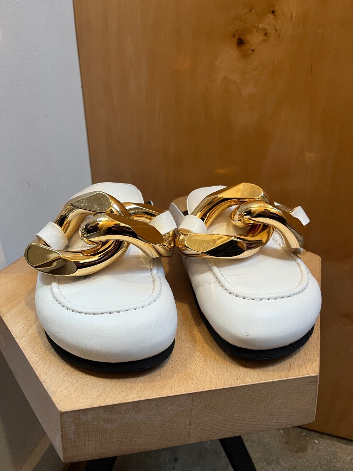 JW ANDERSON White Leather Gold Oversized Chain Slide Clog