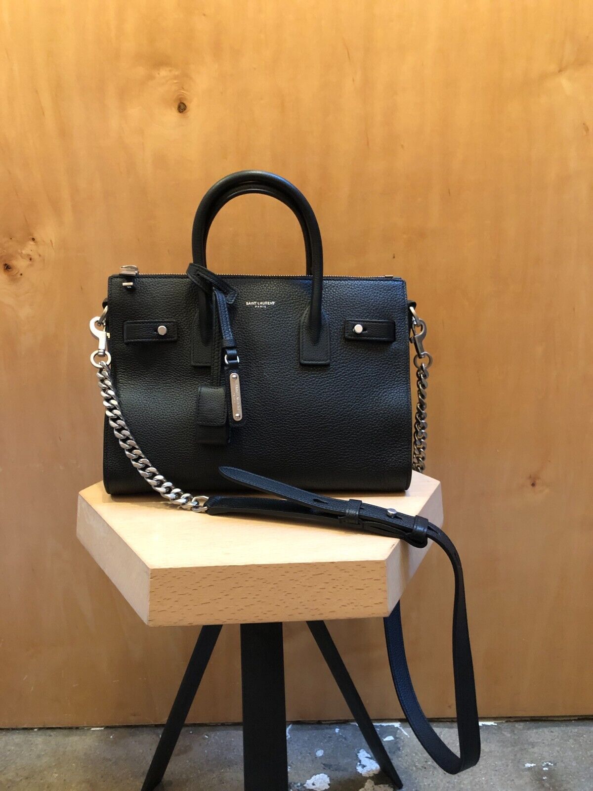 ハンドバッグ SAINT LAURENT BLACK LEATHER NANO SAC DE JOUR HANDBAG SAINT LAURENT Sac de Jour Nano Top Handle Bag | Bloomingdale's