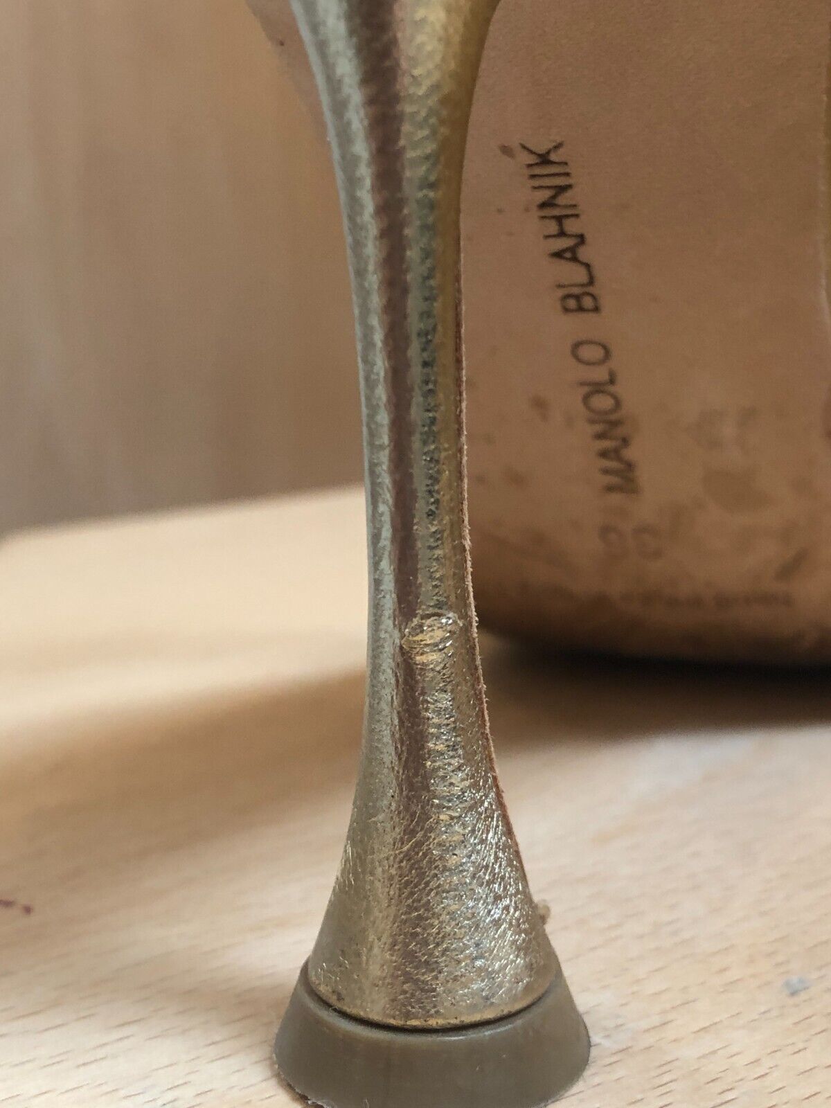 【Manolo Blahnik】 ティンガ 105 サンダル Manolo Blahnik MANOLO BLAHNIK Caracol 105 Metallic Gold Nappa Leather