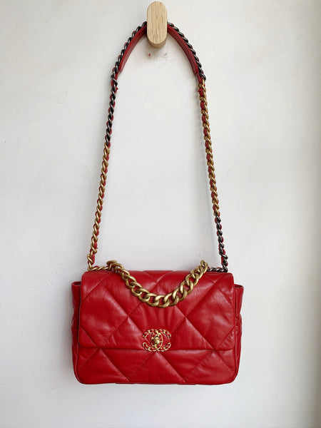 CHANEL 19 CORAL FLAP BAG W/ TAGS – Gift of Garb