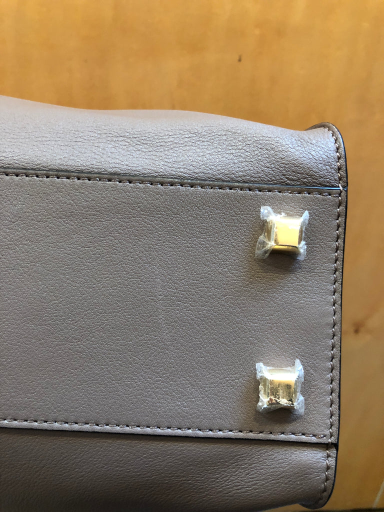 2WAY PEEKABOO STUD PURSE