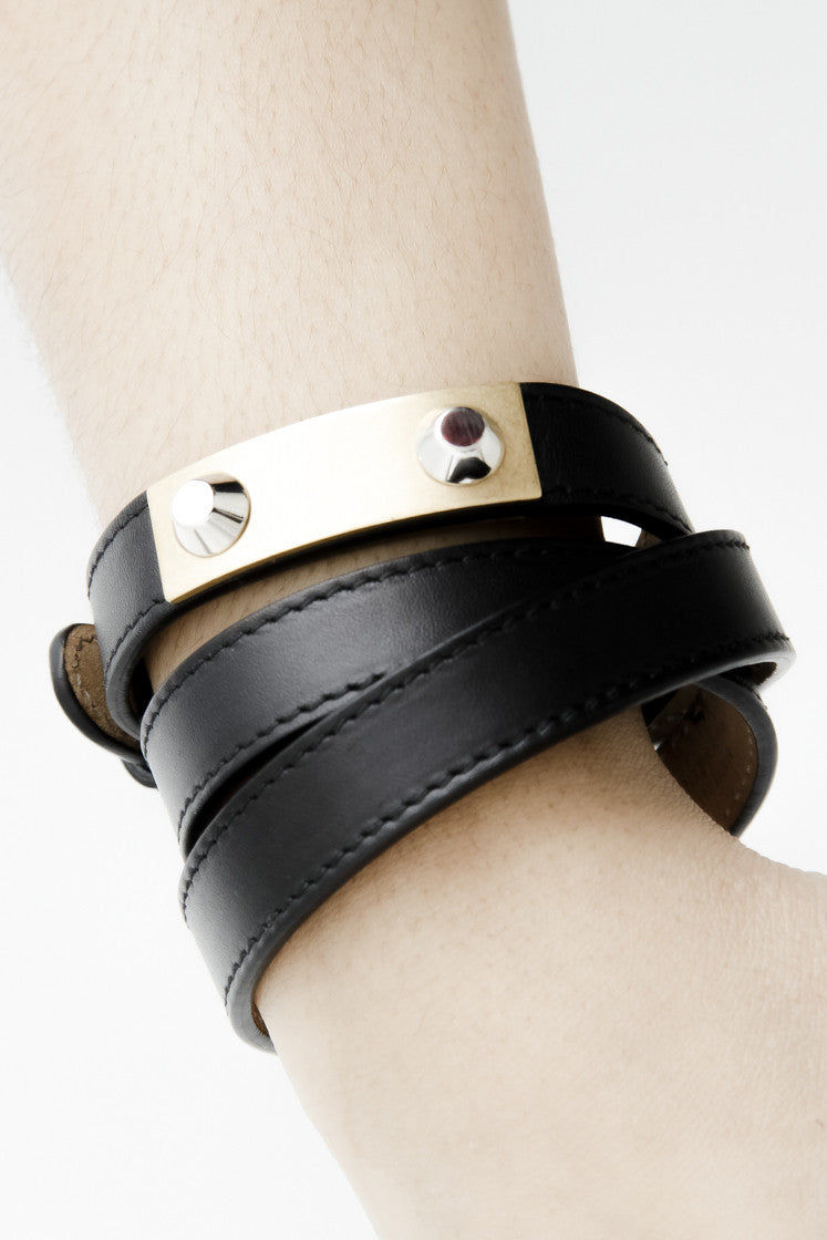 WRAPAROUND STUD BRACELET