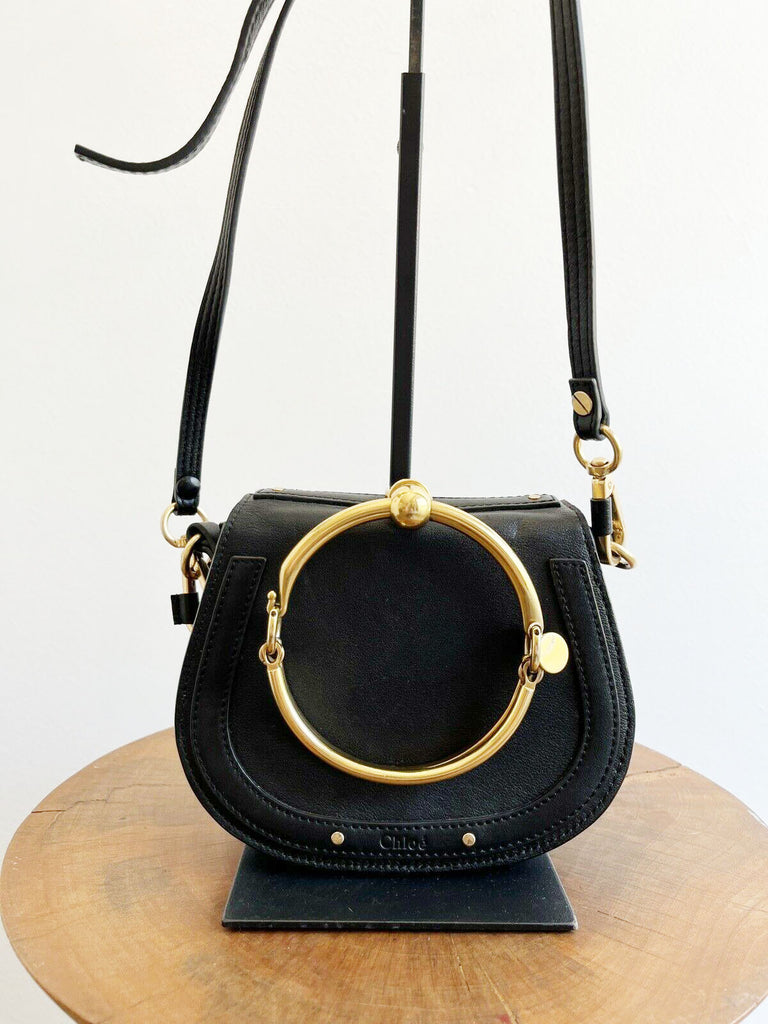 Chloé Nile Bracelet Mini Textured-leather Shoulder Bag In Black