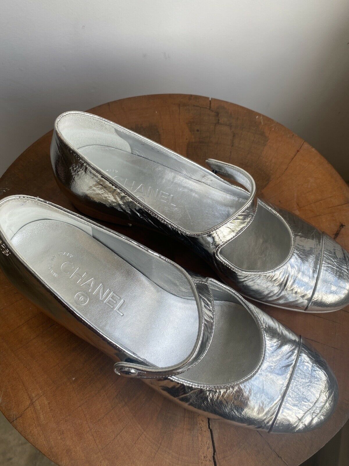 SILVER LAMINATED MARY JANES