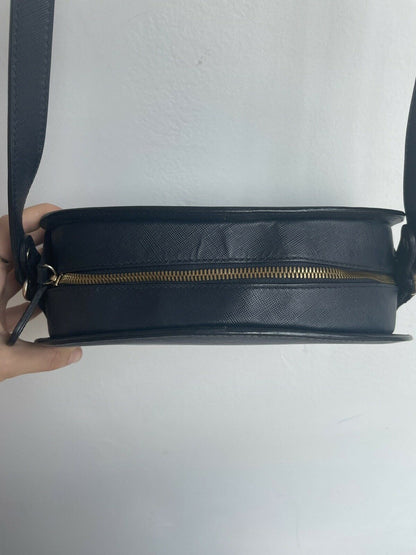 HALF MOON NAVY BAG