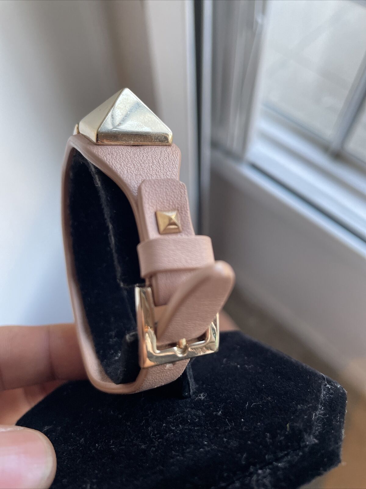 ROCKSTUD LEATHER CUFF