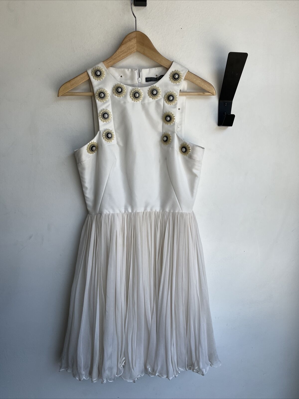 ALEXANDER MCQUEEN White Silk Plexi Flower-Embroidered Faille Mini Dress 40/2/4