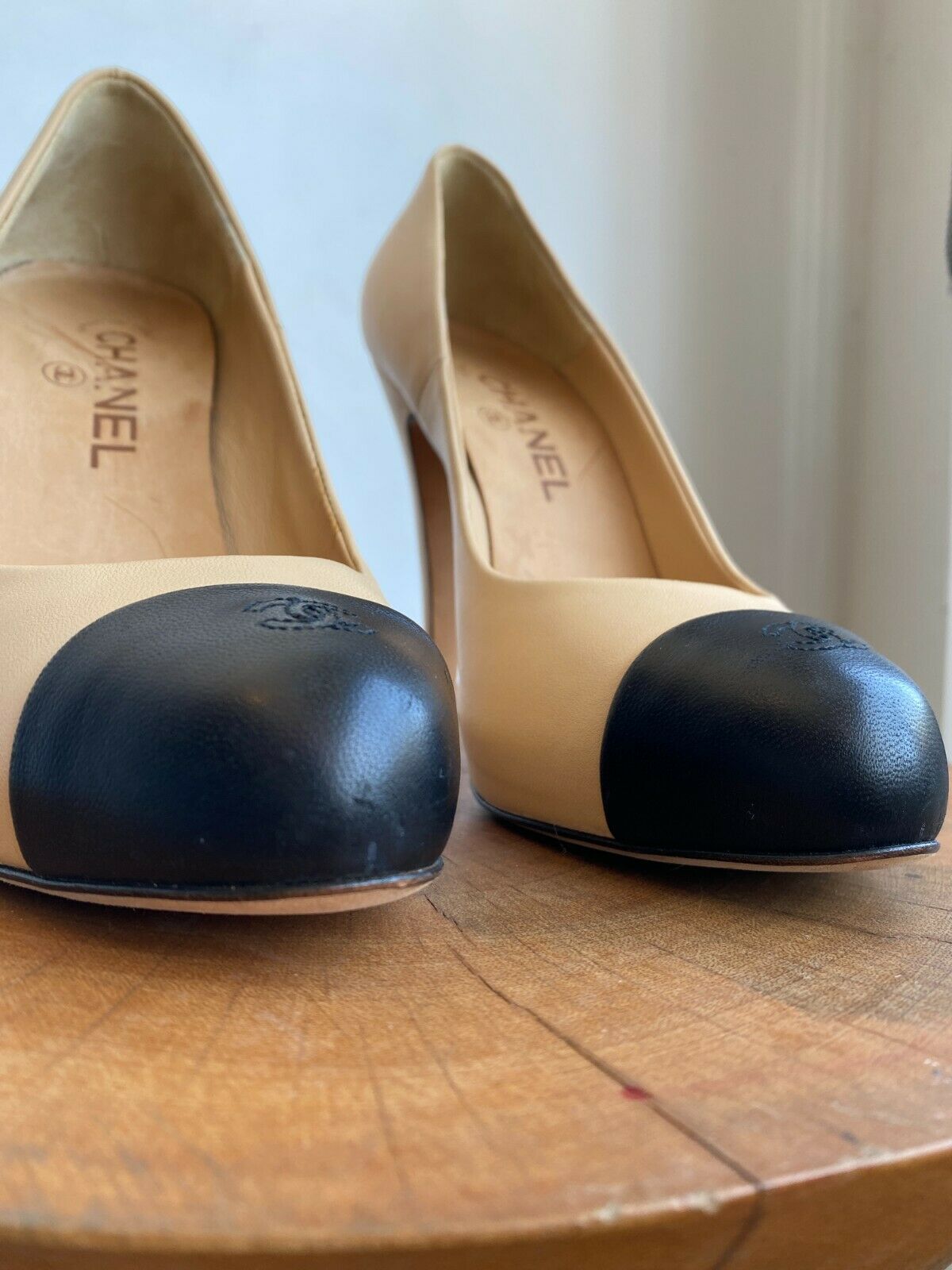 BEIGE CAP TOE PUMP