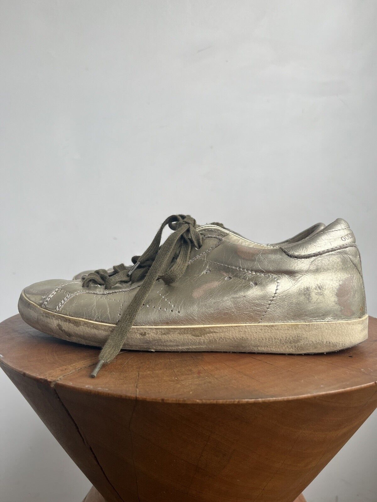 GOLDEN GOOSE Superstar Gold Leather Perforated Star Metallic Low Top Sneaker 39