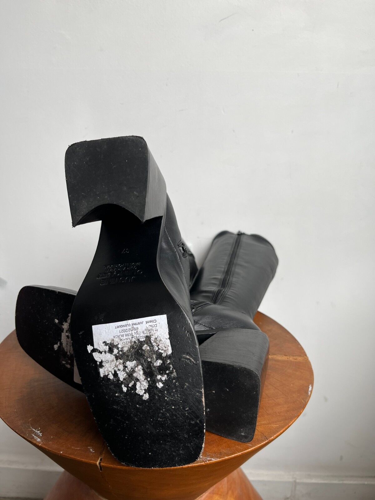 【関税込み】Justine Clenquet ブラック Eddie ロングブーツ JUSTINE CLENQUET Ssense Eddie Black Burgundy Patent Leather